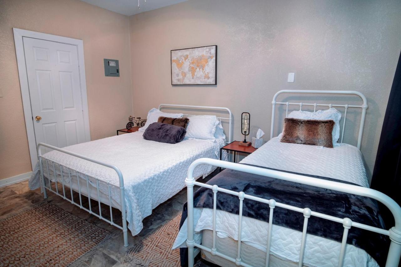 Cozy Downtown Guest House 2Br/1Ba Sleeps 8 サンアントニオ エクステリア 写真